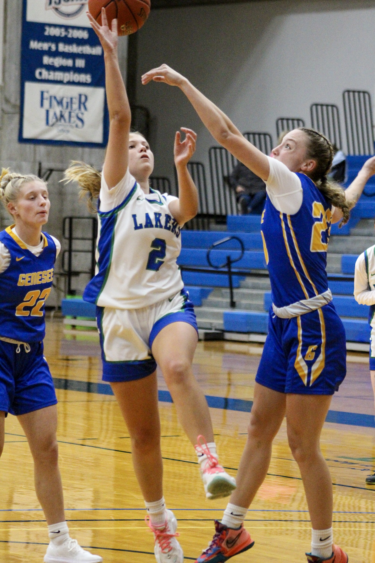 Fourth Quarter Rally Leads Lakers to Non-Region Win