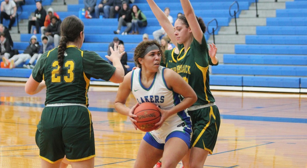 Women's Basketball Falls to Hudson Valley at Home