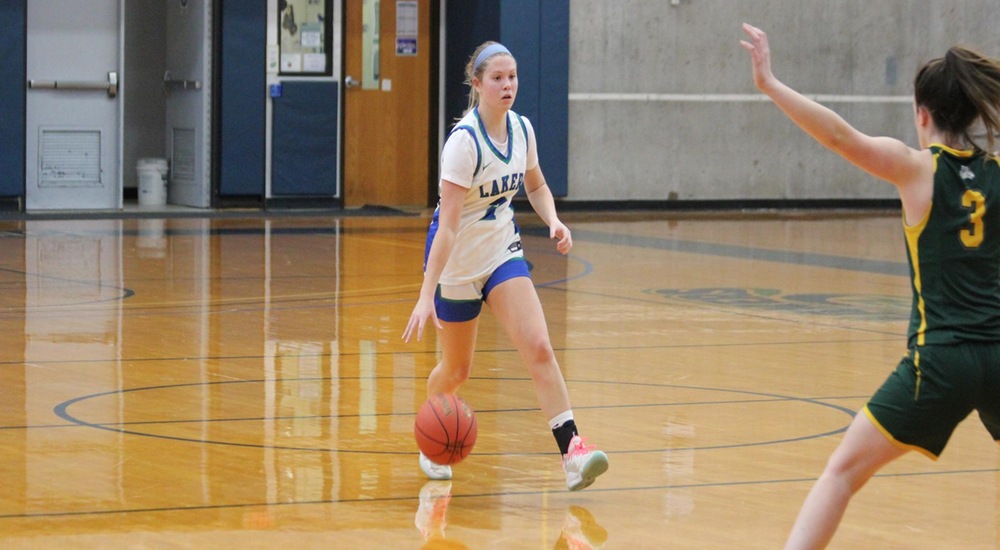Women's Basketball Secures Conference Win Over Genesee