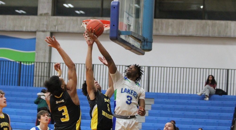 Men's Basketball Earns Conference Win at Home