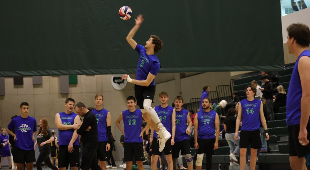 Four Game Sweep Advances Men's Volleyball to National Semifinals